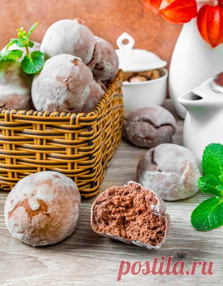 Шоколадные пряники на Вкусном Блоге Похоже, это уже становится традицией – начинать новый год в блоге с чего-то шоколадного. В прошлом году это был шоколадный-шоколадный торт (который, я знаю, в этот раз был у многих главным новогодним десертом). В этом году я дарю вам рецепт мягких шоколадных пряников – тем более, что не так давно…