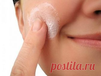 ПИЩЕВАЯ СОДА В РЕЦЕПТАХ КРАСОТЫ... 
Пищевая сода веками используется в кулинарии и хозяйственных работах. Но мало кому приходит в голову, что ее с успехом можно применять в косметических целях. И совершенно напрасно. Пищевая сода – зам…
