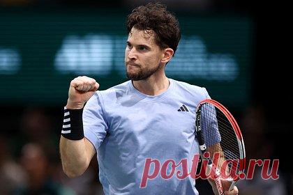 Теннисный матч с участием экс-третьей ракетки мира прервала ядовитая змея. Матч теннисного турнира Brisbane International в Австралии был прерван из-за появления на корте ядовитой змеи. Инцидент произошел во втором сете игры, в которой принял участие экс-третья ракетка мира австриец Доминик Тим. Он встречался с австралийцем Джеймсом Маккейбом.