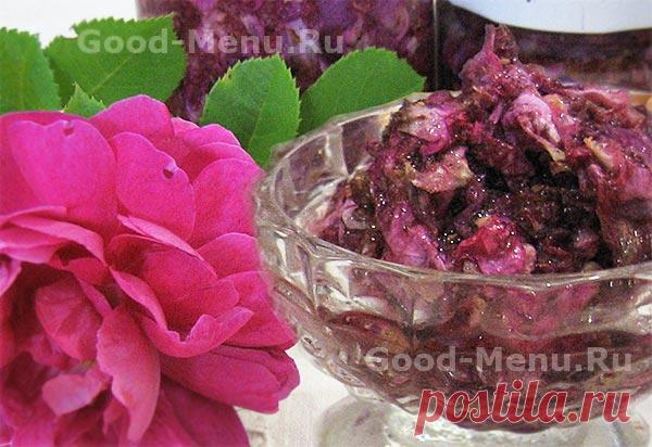 Чайная роза, перетертая с сахаром Чайная роза, перетертая с сахаром, это не только вкусное лакомство, но и мощное лечебное средство народной медицины. Она поможет при простуде, ангине, стоматите и других воспалениях слизистой оболочки…