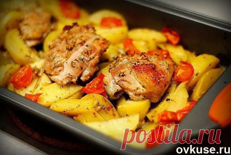 Курица маринованная в кефире, запечёная с картофелем с травами и чесноком - Простые рецепты Овкусе.ру
