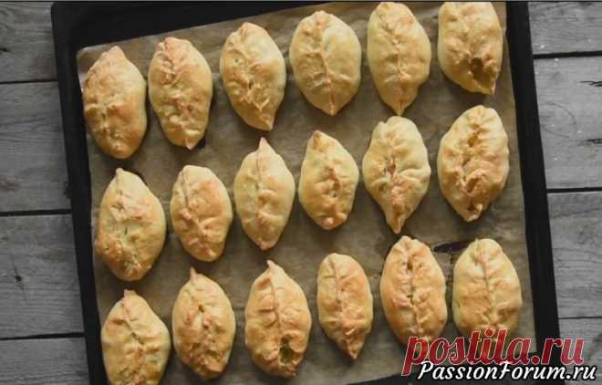Пирожки с курицей, капустой и картошкой из теста на йогурте