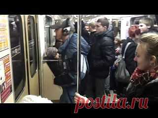 Eminem в московском метро. Смотреть видео - Prikoly.us