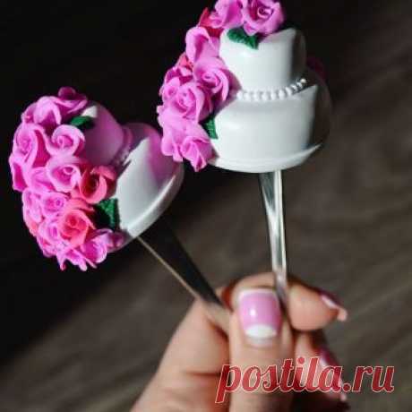Длинные свадебные ложечки на заказ🎁😍
#sweetspoon #sweetspoon #polymerclay #worldbestideas #handmade #happybirthday #cake  #ручнаяработа #рукоделие #творчество #полимернаяглина #вкусныеложечки #сладкиеложки #ложки #ложечки #праздник #деньрождения #подарокдевушке #Черкесск #вналичии #назаказ #тортик #отправкаповсеироссии #flowers #roses #wedding #идеидлясвадьбы #свадьба