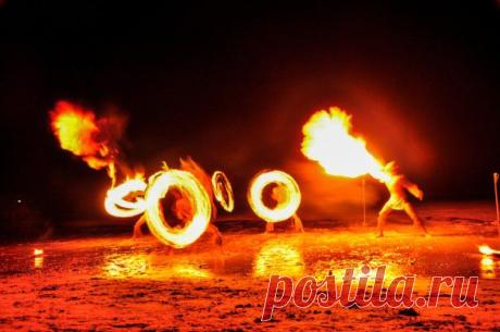 *Что нужно знать перед поездкой на Burning Man.*

Один из самых знаменитых музыкальных фестивалей и, наверное, одно из самых необычных культурных событий на планете. Говорят, что после него жизнь меняется. Но обо всем по порядку…