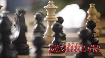 8-летний россиянин обыграл победителя шахматной Олимпиады на ЧМ по рапиду. Восьмилетний россиянин Роман Шогджиев нанёс поражение 28-летнему победителю Всемирной шахматной Олимпиады Жахонгиру Вахидову из Узбекистана на чемпионате мира по рапиду в Самарканде. Читать далее