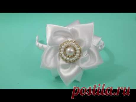 Faça você mesma: tiara com flor de fita de cetim