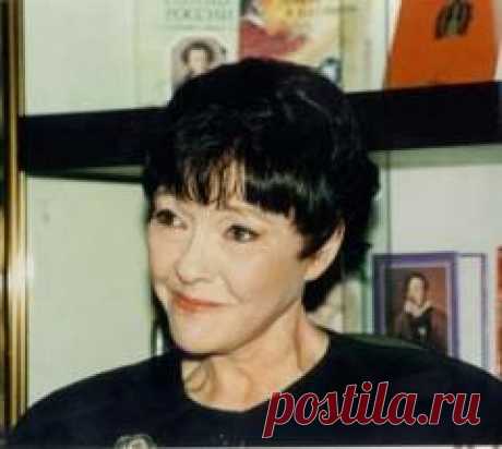 Сегодня 29 ноября в 2010 году умер(ла) Белла Ахмадулина