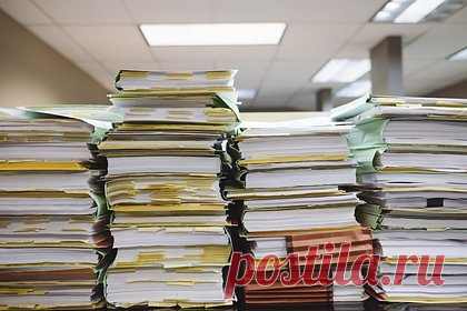 Россиянка украла из офиса бумагу на 24 миллиона рублей и купила себе квартиру. В Самаре прокуратура утвердила обвинительное заключение по уголовному делу в отношении 30-летней местной жительницы, которая украла из офиса бумагу на 24 миллиона рублей. Женщина проходит обвиняемой по двум статьям. Дело направлено в Куйбышевский районный суд города для рассмотрения по существу.