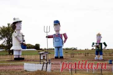 Очарованное шоссе в Северной Дакоте Очарованное шоссе (The Enchanted Highway) представляет собой 50-километровый участок хайвэя, который находится в штате Северная Дакота. Свое название эта дорога получила не так давно, и произошло это благодаря исключительно одному человеку.Небольшой участок шоссе находится между двумя...
