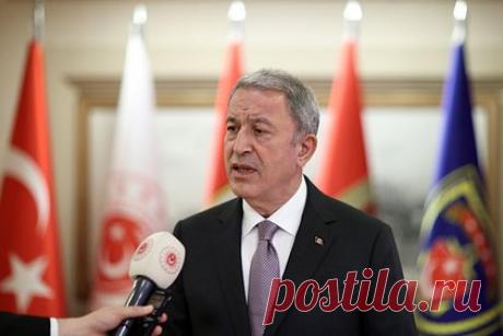 Турция объяснила свою позицию по вступлению Швеции в НАТО. Министр национальной обороны Турции Хулуси Акар рассказал, что Швеция пока не выполнила обязательства по экстрадиции террористов, в этой связи Анкара не может одобрить заявку на членство в НАТО. Он уточнил, что экстрадиция террористов в Турцию является естественным следствием меморандума о взаимопонимании.