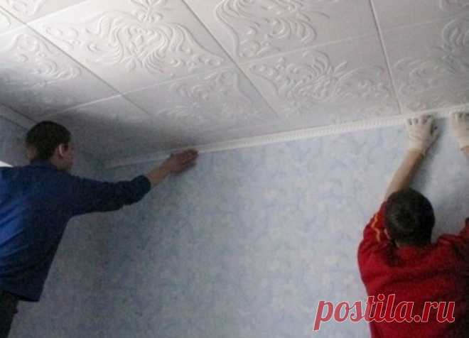 Как правильно клеить потолочную плитку: выбор клея и процесс работы