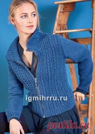 Синий шерстяной жакет на застежке-молнии. Вязание спицами