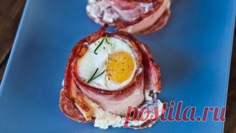 Как приготовить яйцо в корзинке из бекона - рецепт, ингридиенты и фотографии