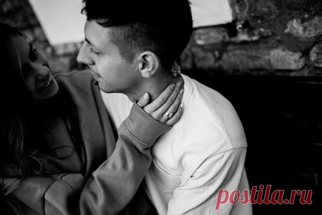 Опасные виды манипуляций. 2 часть.
Все тонкие манипуляции объединяет то, что человек вроде «ничего такого» не сказал, не сделал, но вы чувствуете себя подавленным, злым или раздражённым. И вам может казаться, что это ненормально, что вы преувеличиваете и тд. Но запомните, что ваши эмоции не врут. Слушайте себя, своё тело и ощущения. Висхолдинг . Это весьма неприятная манипуляция, зато видно […]
Читай дальше на сайте. Жми подробнее ➡