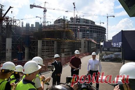 Футболист сборной Камеруна оценил работу Собянина на посту мэра Москвы. Футболист турецкого «Сивасспора» и сборной Камеруна Клинтон Н'Жи оценил работу Сергея Собянина на посту мэра Москвы. Игрок отметил, что считает российскую столицу одним из лучших городов мира. «Мэр Москвы делает хорошую работу для того, чтобы город развивался. Здесь легко жить», — отметил Н'Жи.