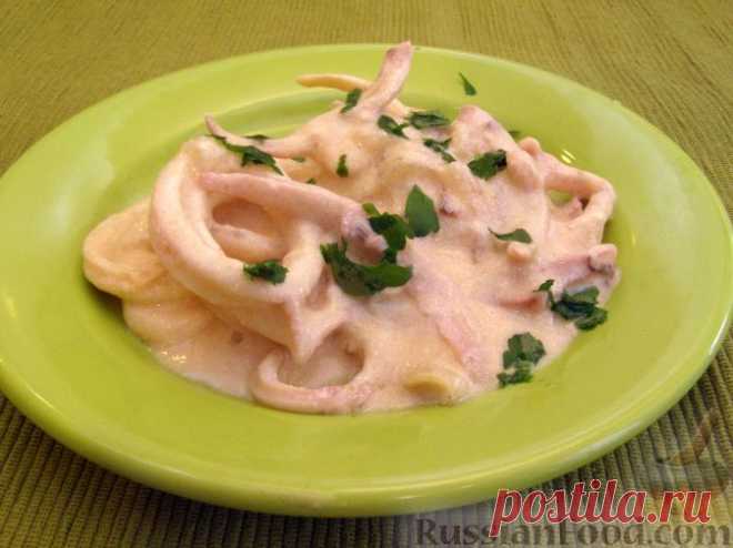 Рецепт: Кальмары, тушенные в сметане на RussianFood.com