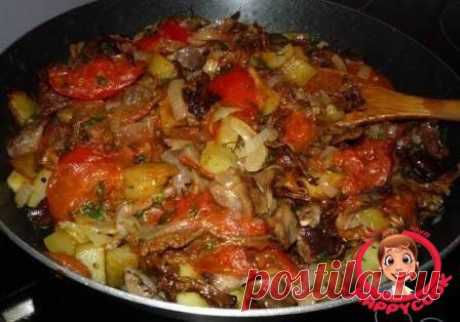 Жаркое из потрошков с лисичками.
