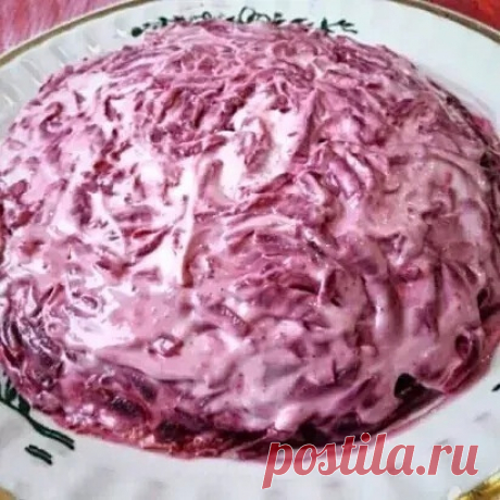 Салат "С секретом" со свеклой и печенью.