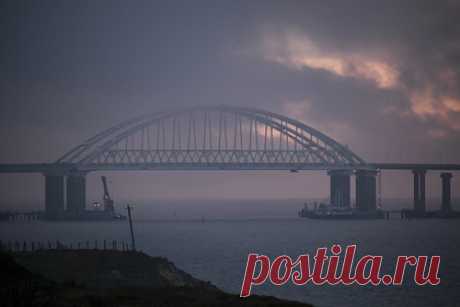 Глава Крыма рассказал об ограничениях на полуострове. В Крыму решили ограничить работу школ и детских садов на приграничных территориях: в Джанкое и Джанкойском районе, Красноперекопске и районе, Армянске, Черноморском, Ленинском и Раздольненском районах. Об этом рассказал глава республики Сергей Аксенов. Он отметил, что полностью поддерживает решение президента России.