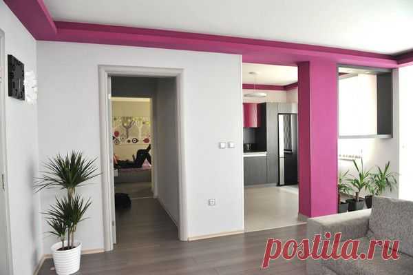 Лаконичный дизайн квартиры 


 

 

В данной квартире использование геометрических форм делает пространство не таким загроможденным, и в то же время позволяет расположить необходимую мебель и системы хранения. Нам нравится думать, что у нас не так уж и много вещей, но это не так!