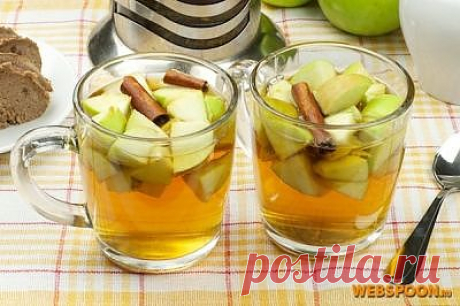 Ингредиенты для рецепта Чай с яблоками и корицей.
Чай по ложке на персону+ложка на чайничек
яблоко - ароматное твердое, зеленых сортов
корица
мед или сахар (по вкусу)
В теплом виде он хорош осенью, а летом отлично заменяет покупные iced tea .