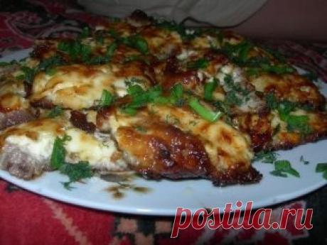 Мяско по супер рецепту! Приготовьте обязательно!
МЯСО - ВКУСНО И ПРОСТО
Правильнее было бы написать "очень вкусно и просто"
Нам понадобится:
— Мясо (свинина)
— Майонез
— Соль, перец, специи
— Горчица
Готовим:
1. Проще готовить не по порциям, а сразу огромную сковороду, поэтому, количество мяса зависит от Ваших аппетитов. Берем мясо и режем достаточно тонкими кусками.
Отбиваем каждый кусок
Горчица — очень важный момент в приготовлении блюда!
Важность момента заключается в том, что если намаз