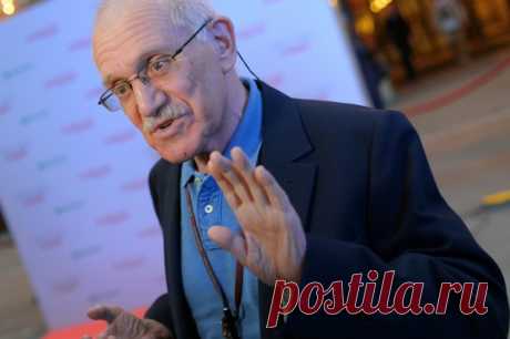 Baza: режиссера Александра Митту частично парализовало. В настоящее время медики оказывают ему необходимую помощь.