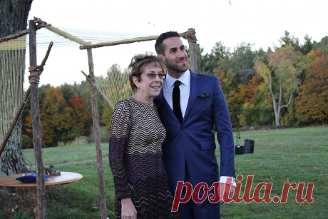 Не знаю, кого я люблю больше — мужа или его маму Вышла замуж. Канонная ситуация — полаялись с мужем. Соседи свекрови доложили, что мы ругались возле входной двери. Она прибежала домой, внеслась как ураган в квар…