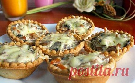 ШИКАРНАЯ ЗАКУСКА НА ПРАЗДНИЧНЫЙ СТОЛ — ЖЮЛЬЕН В ТАРТАЛЕТКАХ.