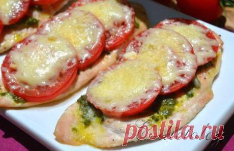Для праздника и на каждый день. Куриная грудка под легким соусом. Вкуснятина. В 100 граммах 130 ккал