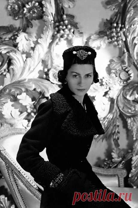 009-coco-chanel-2-vogue-1apr20-horst-condenast-getty.jpg (1280×1920)