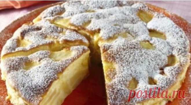 Цей яблучний пиріг подають у дорогих італійських ресторанах! Рецепт сама просила у повара! Смакота неймовірна, а готується дуже просто! Цей яблучний пиріг дуже простий у приготуванні і дуже-дуже смачний. Він точно стане частим гостем на вашому столі, особливо під