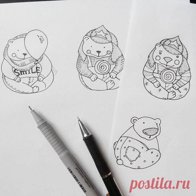 Сегодняшний день посвятила птичкам и мишкам )) Делала декор в детскую и готовила эскизы для брошки. Самой из этих четырёх персонажей нравится толстая попка, что ест втихоря печеньку и испуганно оглядывается нет ли кого поблизости )) Очень рада, что утвердили именно его 😺 #эскиз #мишка #рисунок #рисунокручкой #штаббелойвороны #будетброшь