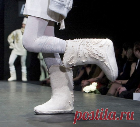 Валенки модный тренд этого года - FashionView.ru - ВСЯ МОДА В ДЕТАЛЯХ Сегодня наша редакция хотела рассказать об одном замечательном случае. Нынешней зимой мы подарили нашему зарубежному коллеге пару наших исконно русских валенок.