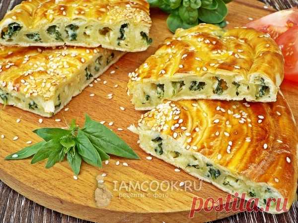 Пирог «Улитка» со шпинатом, сыром и яйцом