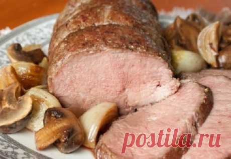Сочный ростбиф с запеченным луком и шампиньонами. Объедение! Попробуйте, не пожалеете!