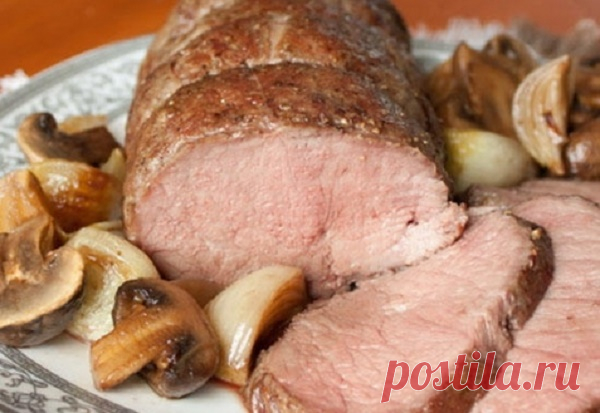 Сочный ростбиф с запеченным луком и шампиньонами. Объедение! Попробуйте, не пожалеете!