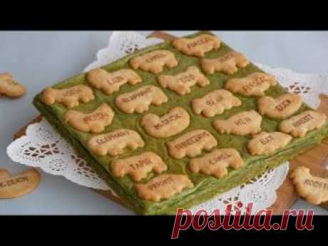 しっとり濃厚～たべっ子どうぶつ抹茶ベイクドチーズケーキ。Baked Matcha  Cheese Cake with Cookie on top