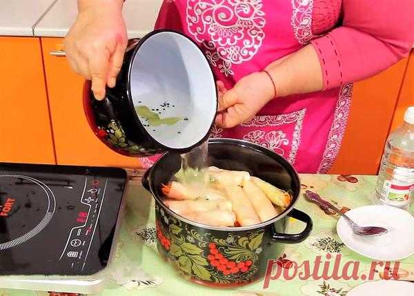 Маринованные капустные рулетики с морковью. Хит любого праздничного стола