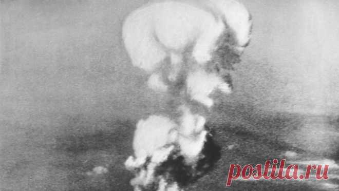Правительство Японии рекомендовало включить хронику бомбардировки Хиросимы в список ЮНЕСКО. Министр иностранных дел Японии Ёко Камикава заявила, что правительство страны решило рекомендовать внести хронику последствий американской атомной бомбардировки Хиросимы в список документального наследия ЮНЕСКО. Об этом сообщает ТАСС. По ...