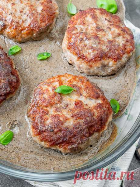 Рецепт "Стейков бедняка" в грибном соусе на Вкусном Блоге