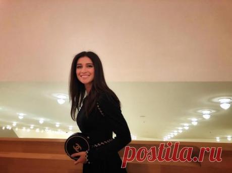 Равшана Куркова кардинально изменила имидж для новой роли: как брюнетка выглядит альбиноской