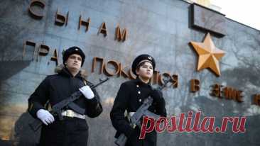 Белоруссия передаст России освященные камни в знак военного братства