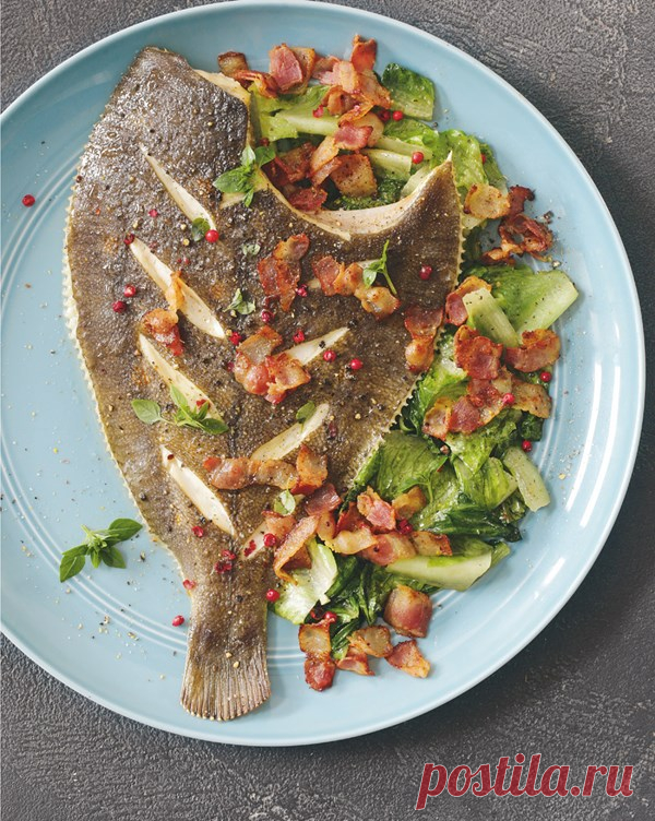 Камбала, запеченная с беконом