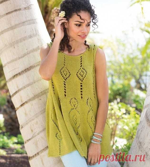 Вязаная туника в форме трапеции.
 
Выразительный ажурный узор придает этой свободной трапециевидной тунике экстравагантность.
РАЗМЕРЫ
 
38/40 (42/44) 46/48
 
ВАМ ПОТРЕБУЕТСЯ
Пряжа (100% шелка; 100 м/50 г) — 450 (500) 550 г фисташковой; круговые спицы №3,5; крючок №3,5.
 
УЗОРЫ И СХЕМЫ
ЛИЦЕВАЯ ГЛАДЬ
 
Лицевые ряды — лицевые петли, изнаночные ряды — изнаночные петли.
АЖУРНЫЙ УЗОР А (НА 21 ПЕТЛЮ)
 
Вязать согл. схеме 1. На ней даны лицевые и частично изнаночные ряды. В неприв...