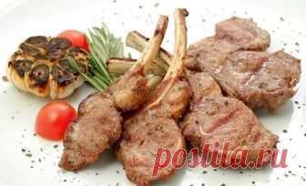 Как приготовить идеальное каре ягненка в духовке? Если вы – настоящий гурман или просто любитель вкусной еды, то непременно попробуйте каре ягнёнка. Но для начала выясните, как подготовить и выбрать рёбрышки.