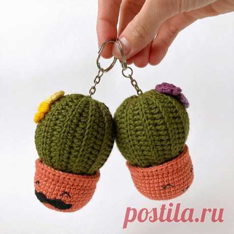 PDF Кактус в горшке крючком. FREE crochet pattern; Аmigurumi toy patterns. Амигуруми схемы и описания на русском. Вязаные игрушки и поделки своими руками #amimore - кактус в горшочке, растение, колючка.