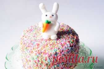 Easter Tutorial Week: How to make a sugarpaste bunny! By following this simple tutorial not only will you be able to create a cute bunny perfect for your Easter cakes, cupcakes, cookies and brownies!
