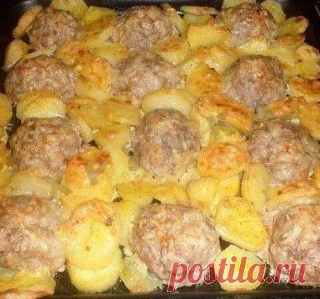 Мясные ёжики с картошкой под сыром